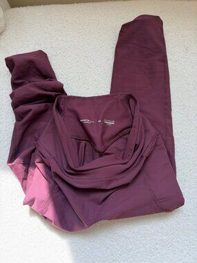 Old Navy Extra High-Waisted PowerSoft Boundless 7/8 Pocket Leggings XS